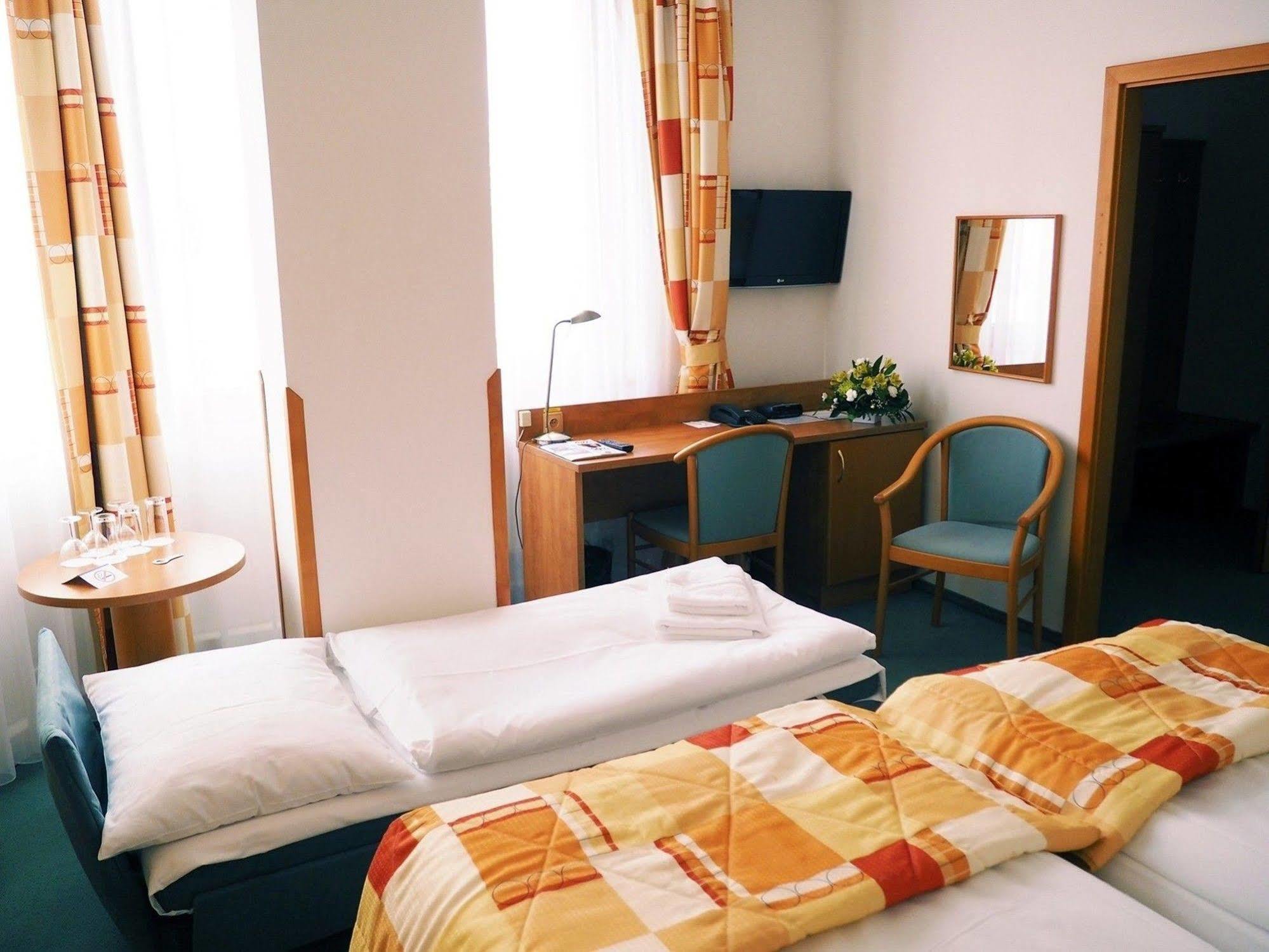Hotel Vladimir Usti nad Labem Exterior photo